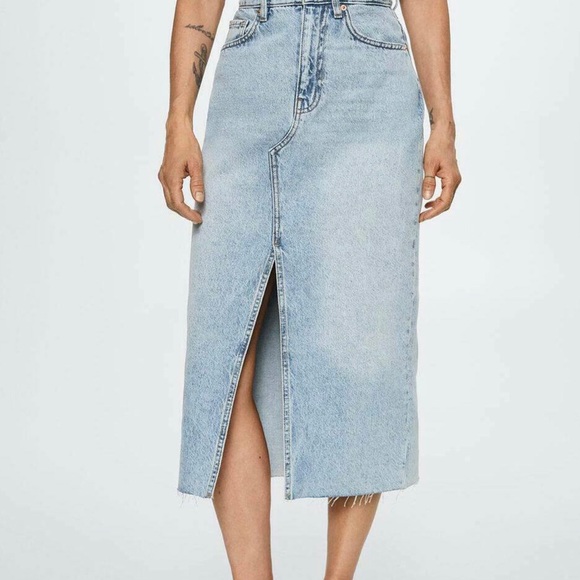 Mango Front slit jeans skirt XXL. 

Sold out 
New without tags
100% cotton - Picture 2 of 14